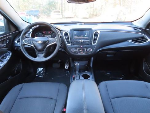 Used 2016 Chevrolet Malibu LT image 5