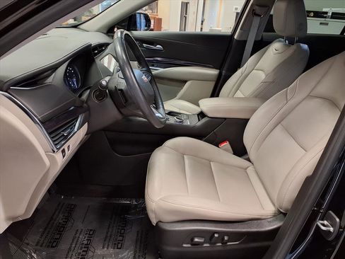 Certified 2023 Cadillac XT4 Luxury w/ Cold Weather Package image 21
