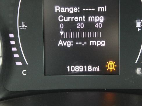 Used 2018 Jeep Renegade Latitude w/ Cold Weather Group image 14