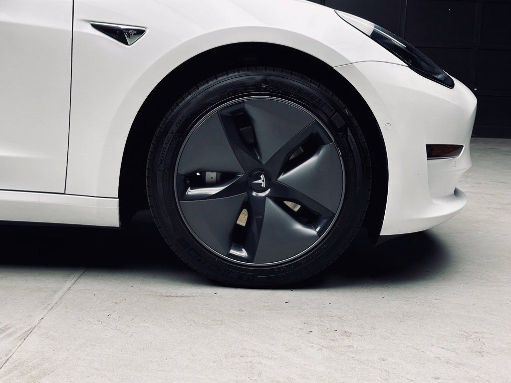 Used 2018 Tesla Model 3 Long Range RWD image 40
