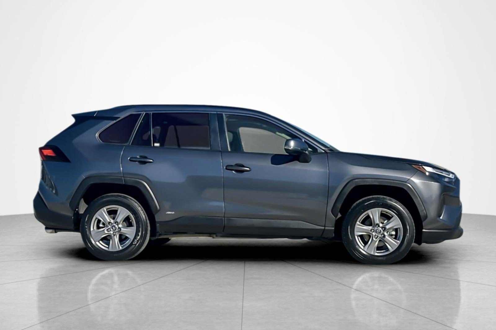 Certified 2022 Toyota RAV4 XLE w/ Convenience Package AWD/4WD image 6