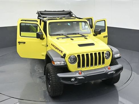 Used 2023 Jeep Gladiator Mojave AWD/4WD image 57