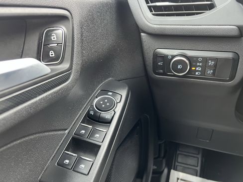 Used 2023 Ford Escape ST-Line Select w/ Tech Pack #1 image 38