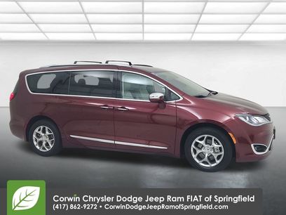 Used 2017 Chrysler Pacifica Limited w/ UConnect Theater Package
