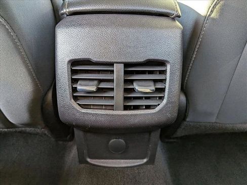 Used 2018 Ford Fusion SE w/ Fusion SE Technology Package image 15