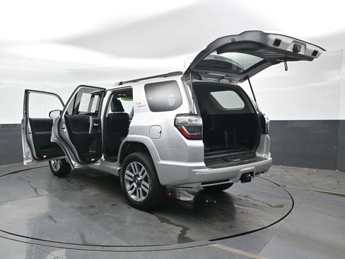 Used 2022 Toyota 4Runner TRD Sport AWD/4WD image 50