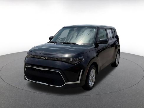 Used 2025 Kia Soul LX w/ LX Technology Package FWD image 7
