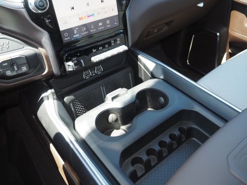 New 2025 RAM 3500 Laramie image 30