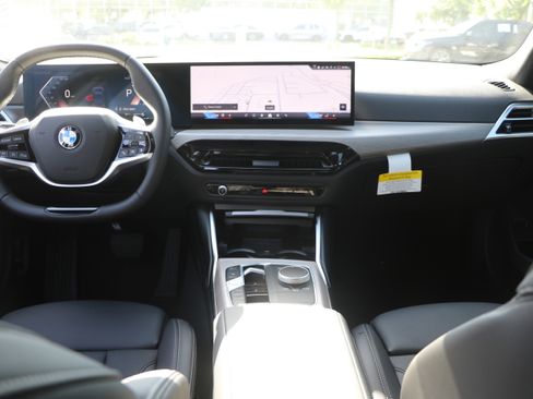 Certified 2025 BMW 330i Sedan w/ Premium Package image 29