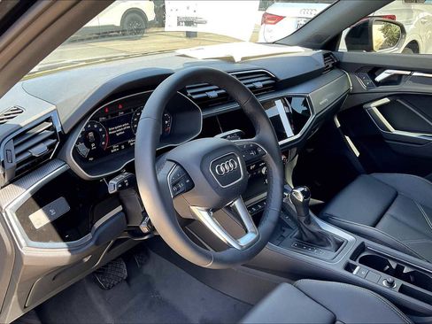 New 2025 Audi Q3 2.0T Premium image 8