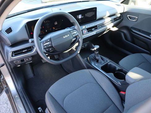 New 2025 Kia K4 LXS image 23
