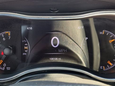 Used 2018 Jeep Grand Cherokee Laredo RWD image 28