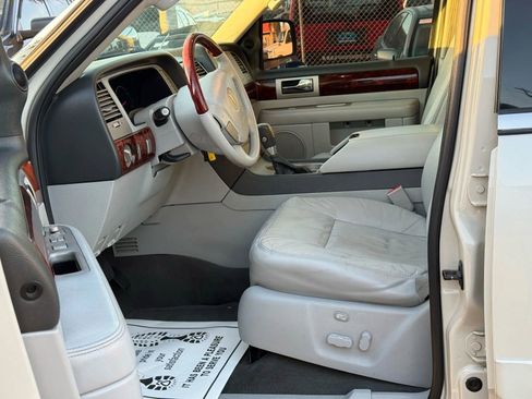 Used 2004 Lincoln Navigator 2WD image 15