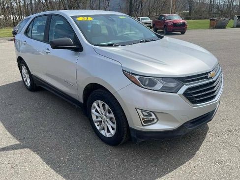 Used 2021 Chevrolet Equinox LS image 2