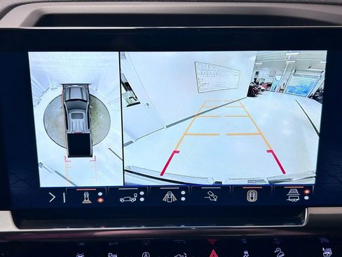 Used 2024 GMC Sierra 1500 Elevation w/ Preferred Package image 14