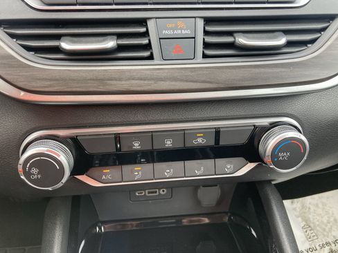 Used 2024 Nissan Altima 2.5 SV image 17