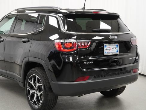 Used 2025 Jeep Compass Limited AWD/4WD image 38