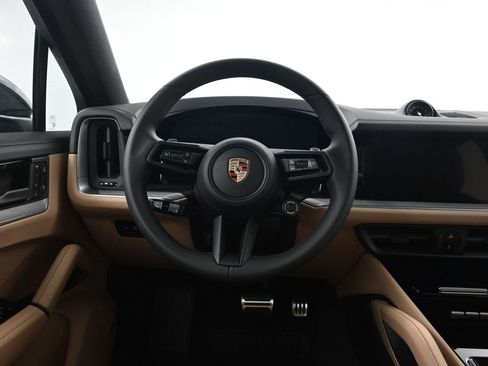 New 2026 Porsche Cayenne S image 13