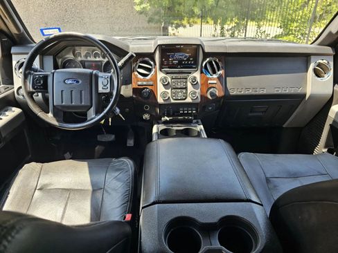 Used 2015 Ford F250 Lariat w/ Lariat Interior Package image 18