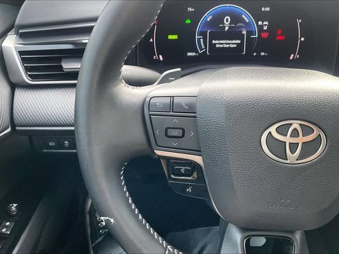 Used 2025 Toyota Camry SE w/ Convenience Package FWD image 20