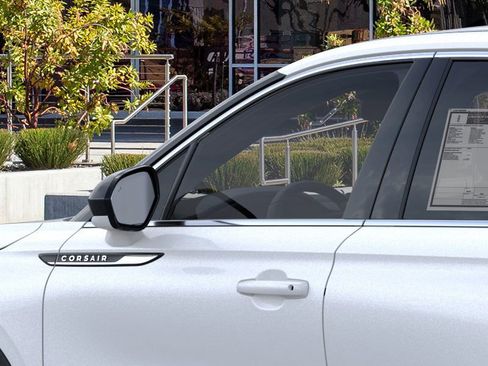 New 2025 Lincoln Corsair FWD image 19