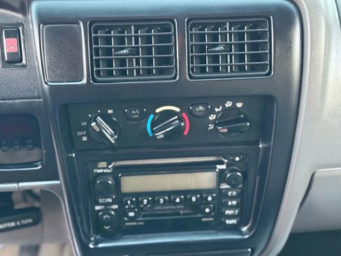 Used 2003 Toyota Tacoma PreRunner image 19
