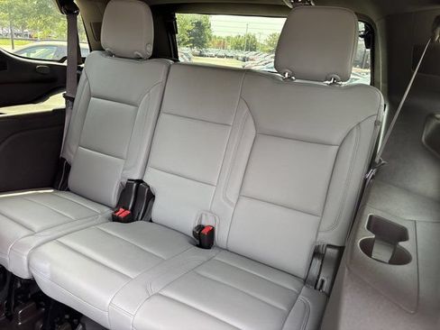 Used 2022 Chevrolet Tahoe Z71 w/ Luxury Package AWD/4WD image 20