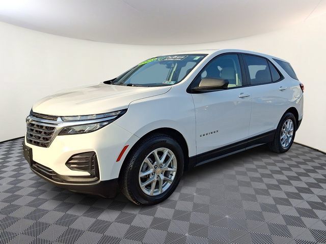 Certified 2023 Chevrolet Equinox LS w/ LS Convenience Package FWD image 3