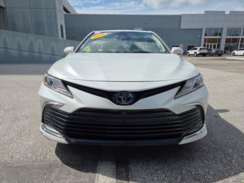 Used 2021 Toyota Camry XLE w/ Navigation Upgrade Package FWD image 2