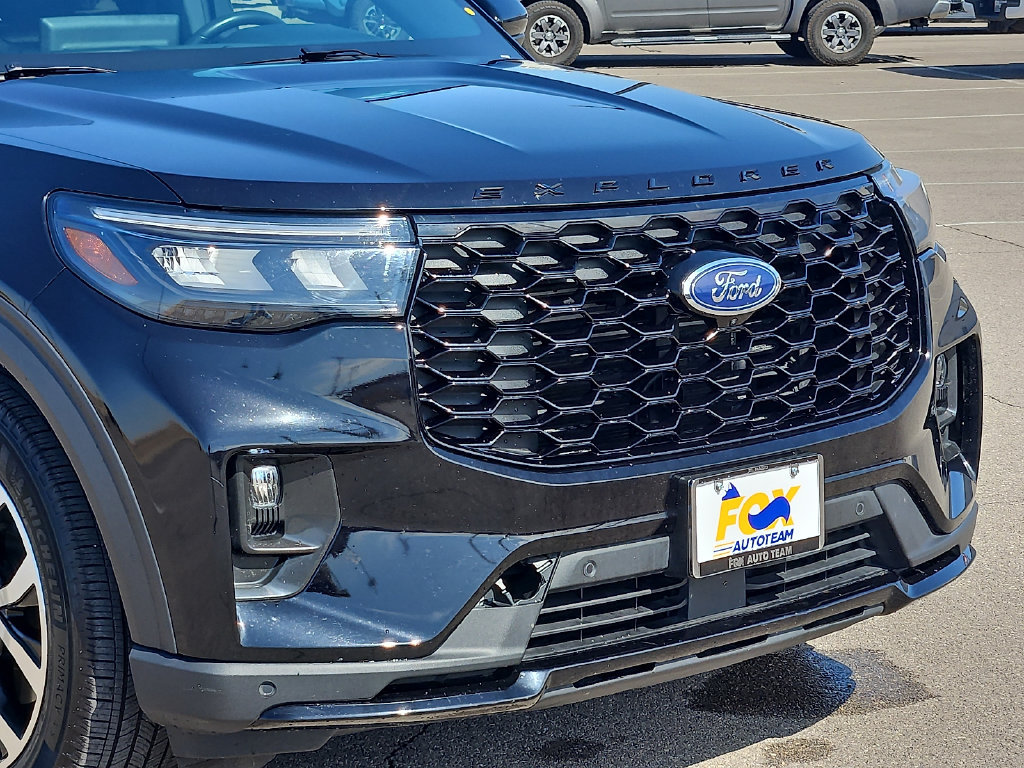 Used 2025 Ford Explorer ST-Line AWD/4WD image 7
