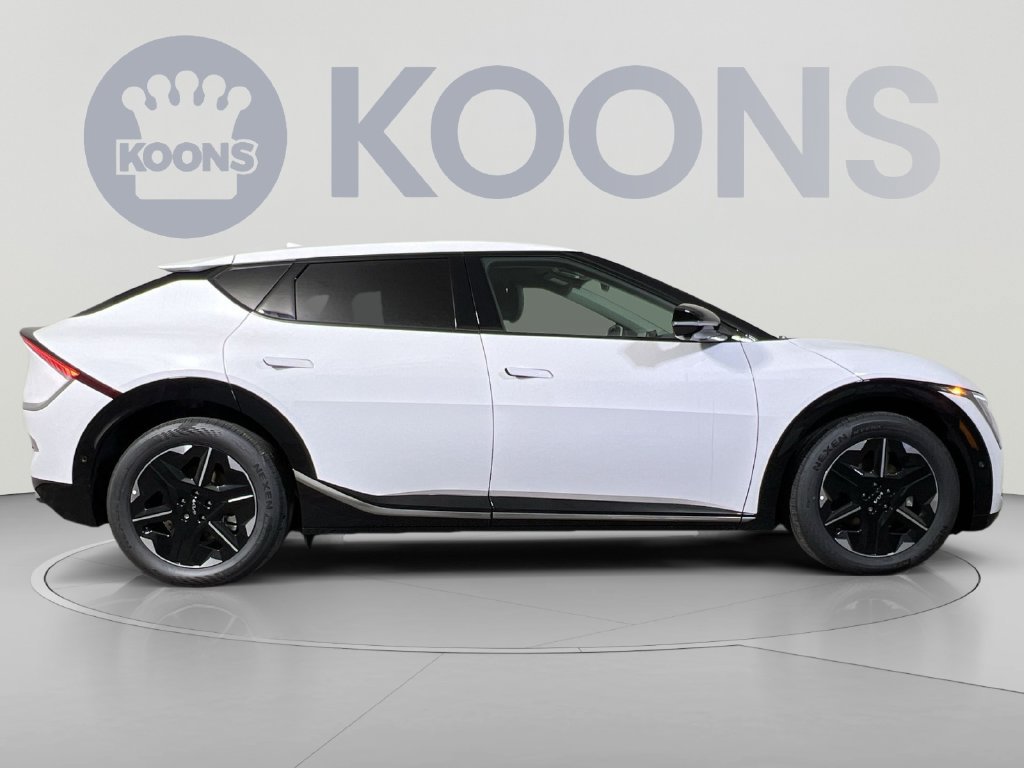 Used 2025 Kia EV6 Wind AWD/4WD image 7