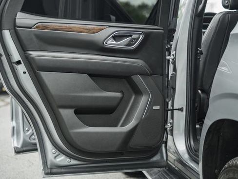 Used 2024 Chevrolet Tahoe Premier AWD/4WD image 40