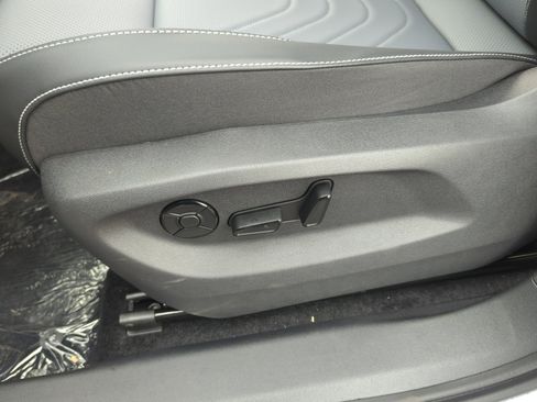 New 2026 Volkswagen Tiguan SE R-Line image 14