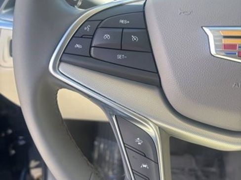 Certified 2025 Cadillac XT5 Premium Luxury FWD image 17