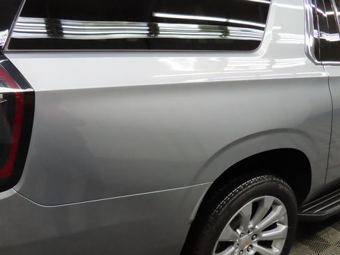 Used 2025 Chevrolet Suburban Premier image 36