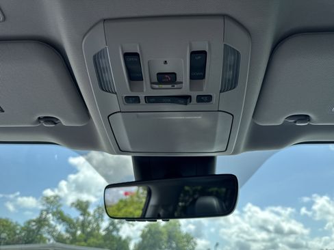 New 2025 Toyota Highlander XLE image 21