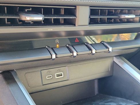 Used 2024 Chevrolet Colorado LT w/ LT Convenience Package image 12