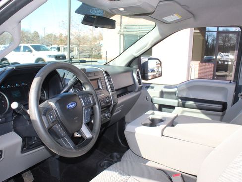 Used 2017 Ford F150 XLT image 12