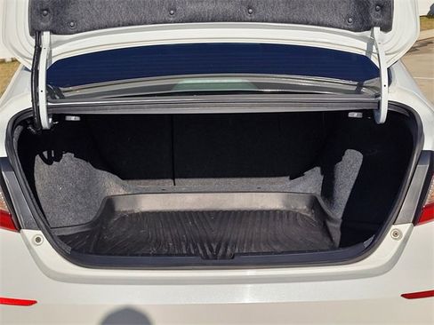 Used 2022 Honda Accord Sport image 9