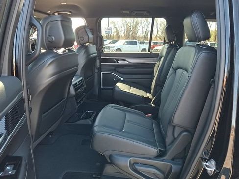 New 2026 Jeep Grand Wagoneer Limited AWD/4WD image 7