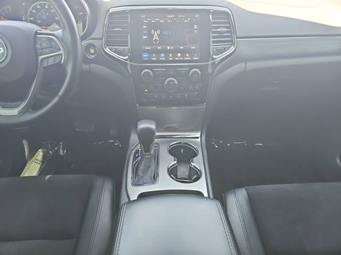 Used 2019 Jeep Grand Cherokee Altitude AWD/4WD image 15