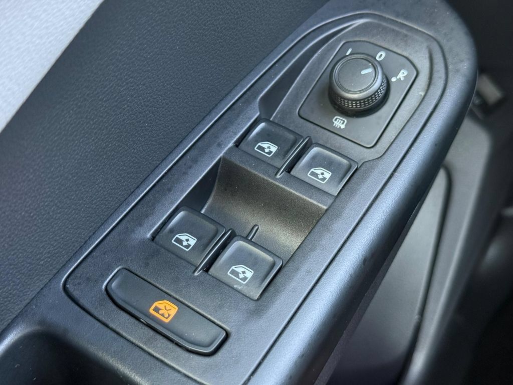 Certified 2023 Volkswagen Taos SEL AWD/4WD image 21