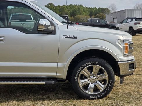 Used 2019 Ford F150 Lariat image 9