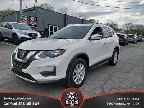 Used 2017 Nissan Rogue SV AWD/4WD image 1