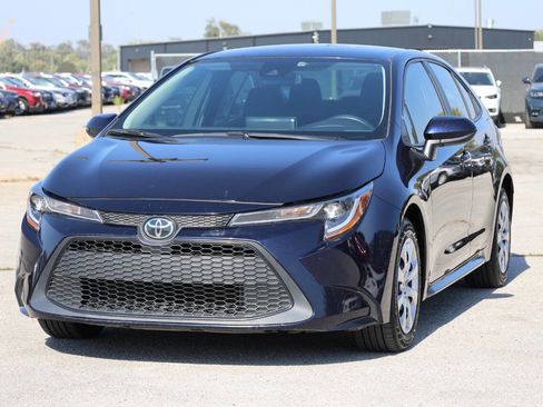 Used 2022 Toyota Corolla LE image 6