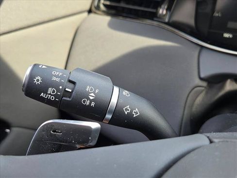 Used 2024 Land Rover Range Rover Evoque S AWD/4WD image 15