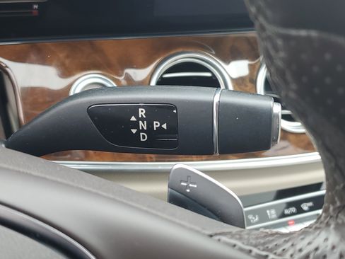 Used 2018 Mercedes-Benz E 300 4MATIC image 26