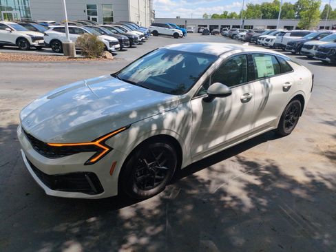 New 2026 Kia K5 LXS FWD image 3