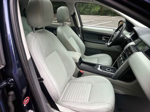 Used 2016 Land Rover Discovery Sport HSE Luxury image 14