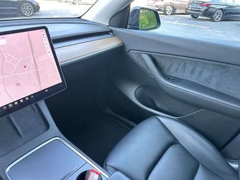 Used 2021 Tesla Model Y Long Range AWD/4WD image 27